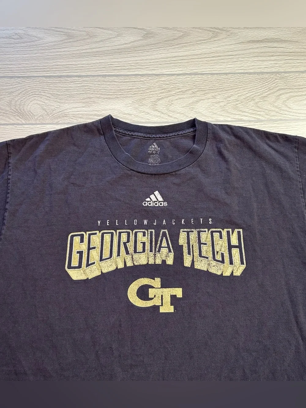 Adidas Georgia Tech Yellow Jackets Men’s Nice Sun Faded T-Shirt Black size Large